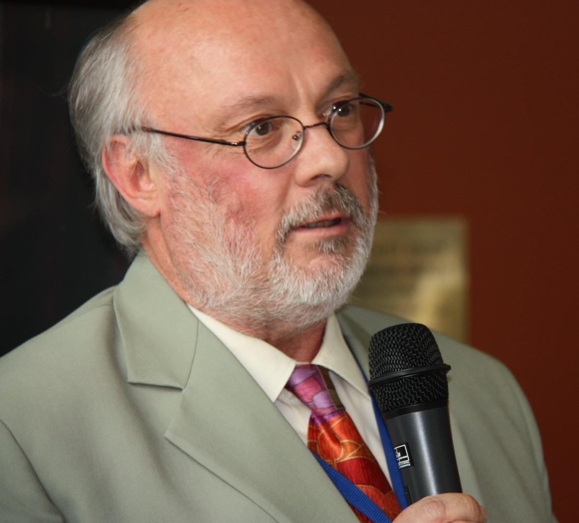 Prof. Walter Erdelen